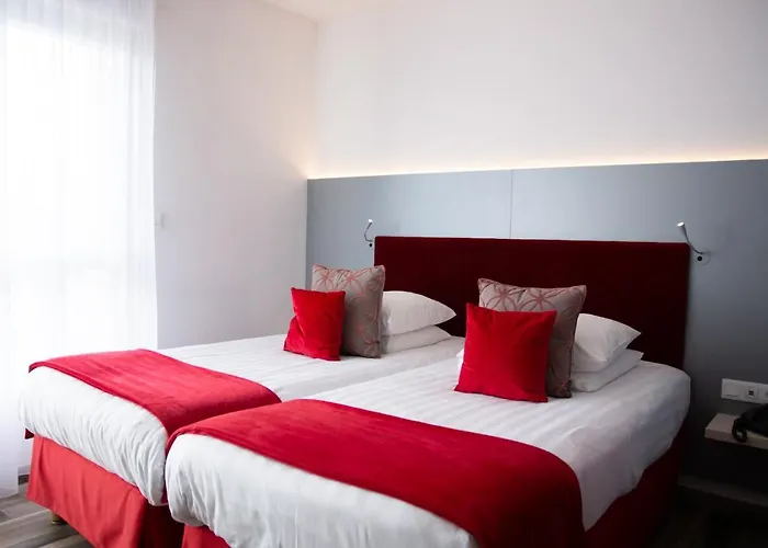 Отель Colmar Hotel 3*