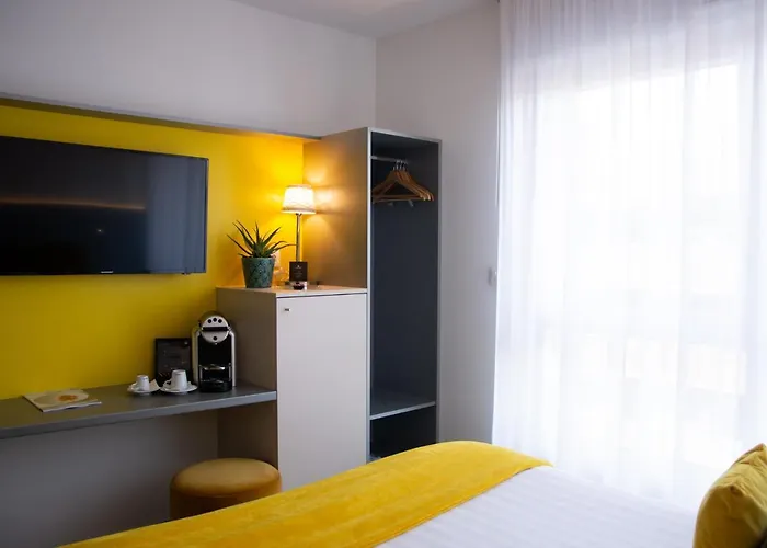 Отель Colmar Hotel 3*