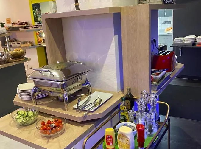 Отель Colmar Hotel