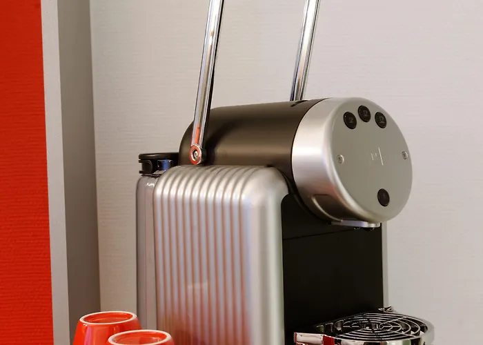 Отель Colmar Hotel 3*