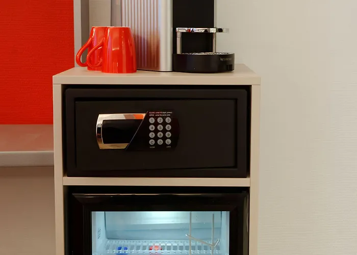 Отель Colmar Hotel 3*