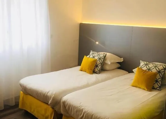 Отель Colmar Hotel 3*