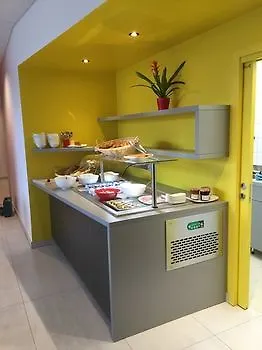 Colmar Hotel Отель 3*