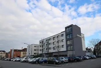 Colmar Hotel Отель