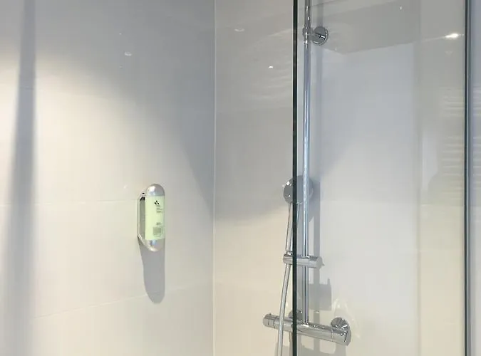 Отель Colmar Hotel 3*